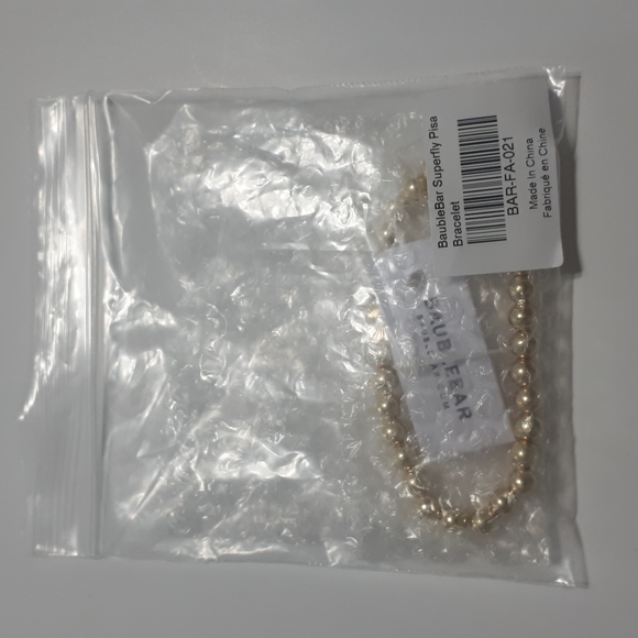 NWOT Baublebar butterfly bracelet - Picture 2 of 3